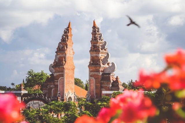 An image of an Indonesian landscape, where Green Thai and Red Vein Thai kratom grows